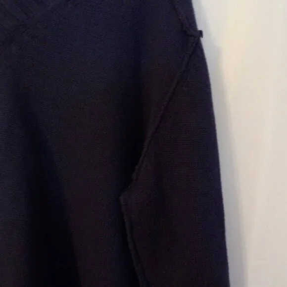 Womans Blue sweater, by Natural Reflections, Long sleeve, V neck, ribbed cuffs - Picture 4 of 9